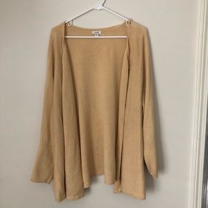 Oversized pastel yellow cardi